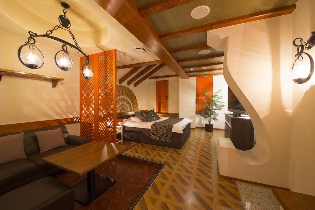Hotel Beni East (Adults Only) Osaka Phòng bức ảnh